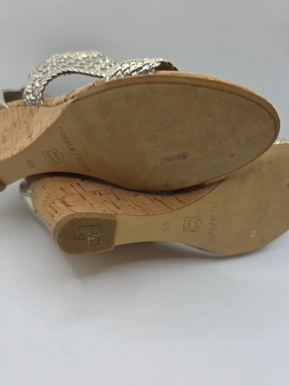 Donald J Pliner Jolie Gold Leather Wedge Sandals SS1389 SZ 6M EUC MSRP $198.00